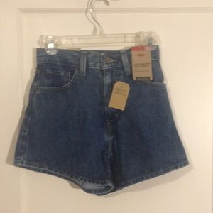 Levi’s High Waist Denim Shorts - Size 25